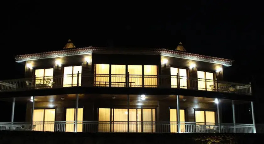 Sakızlar Konağı