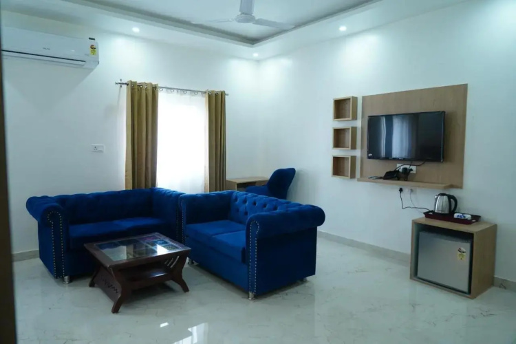 Hotel J S R Residency
