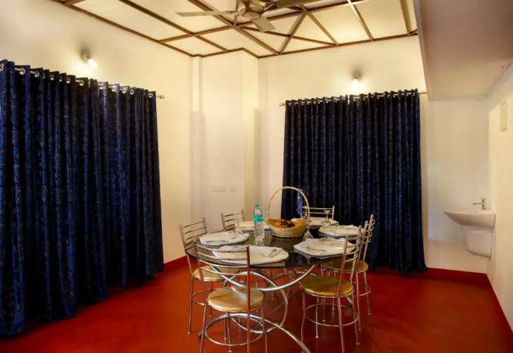 Marari White Home