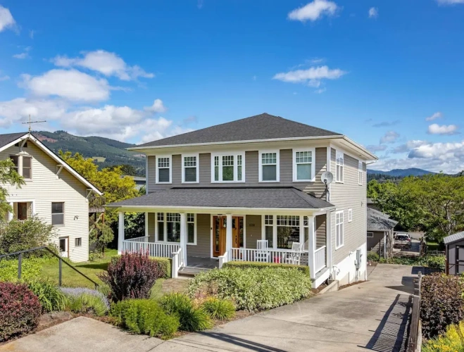 4 Bedrooms Cottage