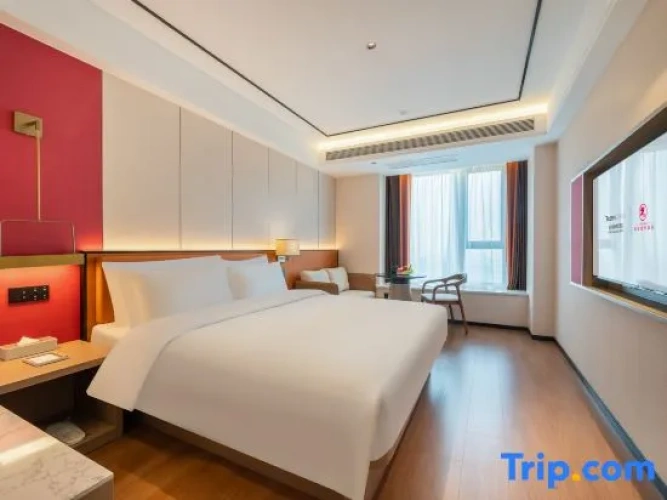 Standard Double room with city view