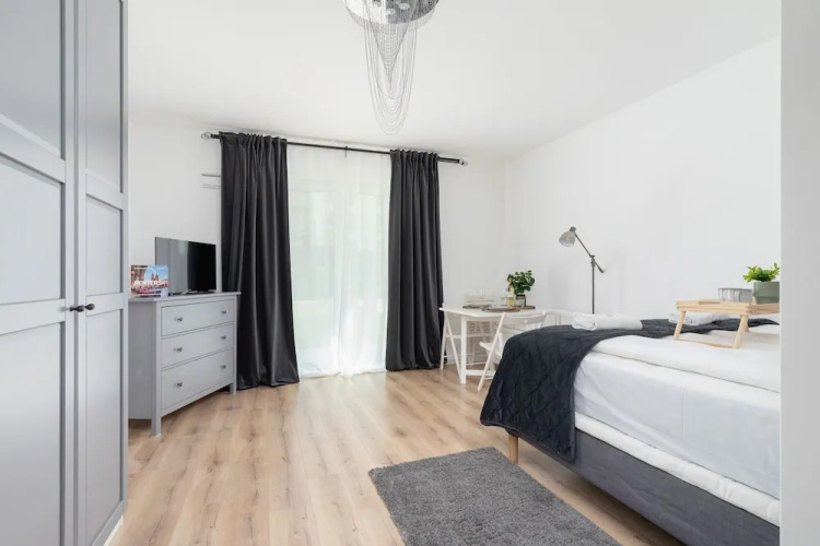 Elegant Studio in Krakow by Renters