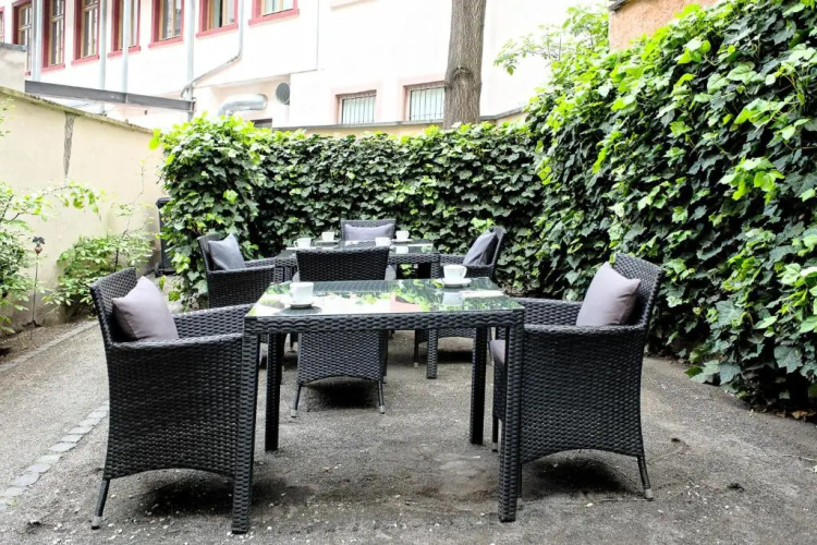 Townhouse Hotel