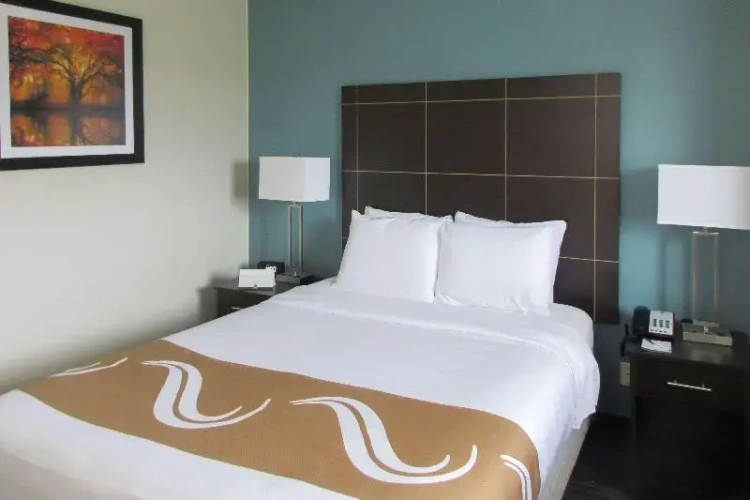 Standard Double room with city view
