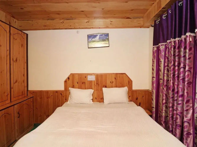 Summer House by OYO Rooms