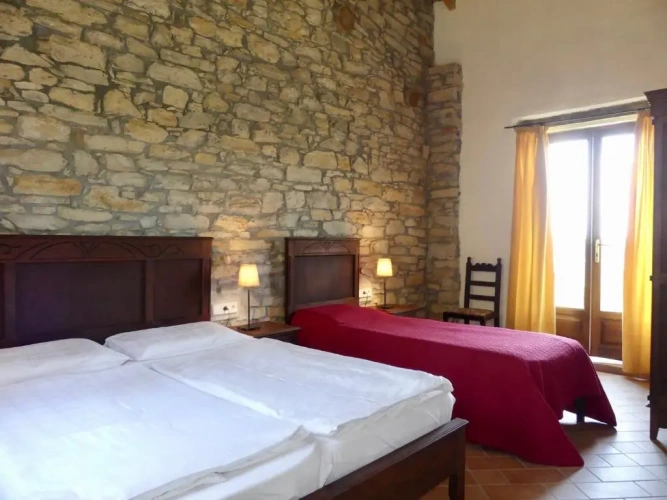 2 Bedrooms Cottage
