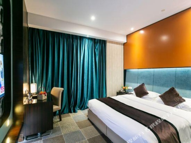 Standard Double room with view