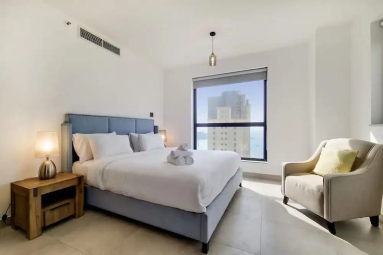 Large 4 Bedroom Sea View Jbr