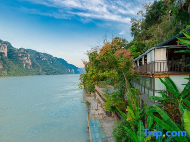 Yuejiang Cliff Hotel