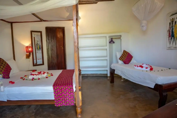 Standard Triple room