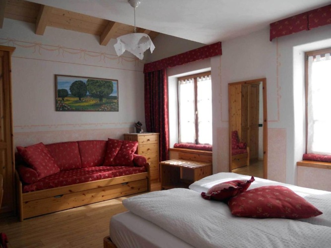 Standard Quadruple room with balcony
