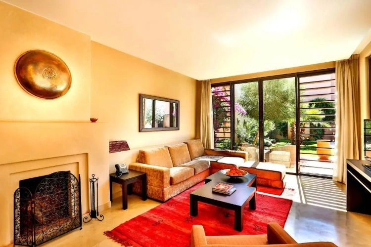 2 Bedrooms Villa