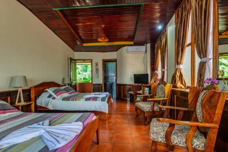 Standard Quadruple room