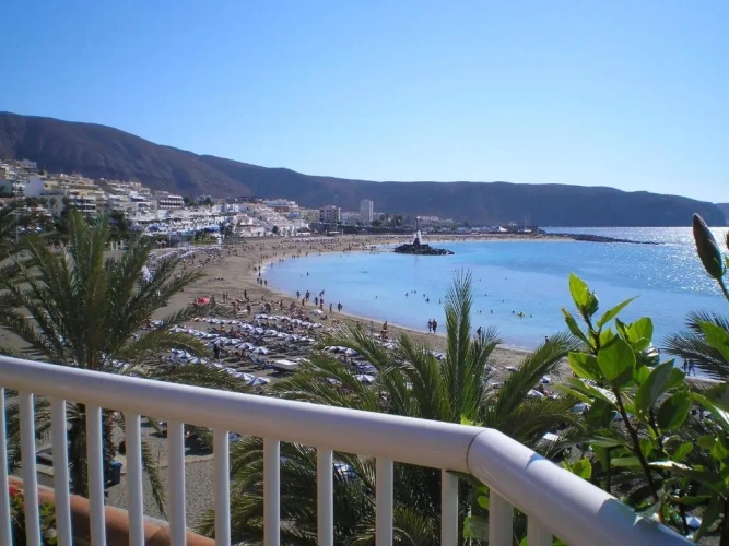 3 Bedrooms Apartment with sea view