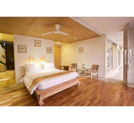 5 Bedrooms Villa