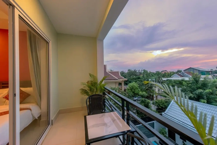 Deluxe Twin room with balcony