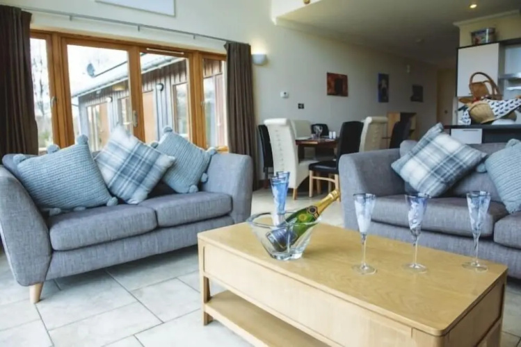 Clovenstone Lodges