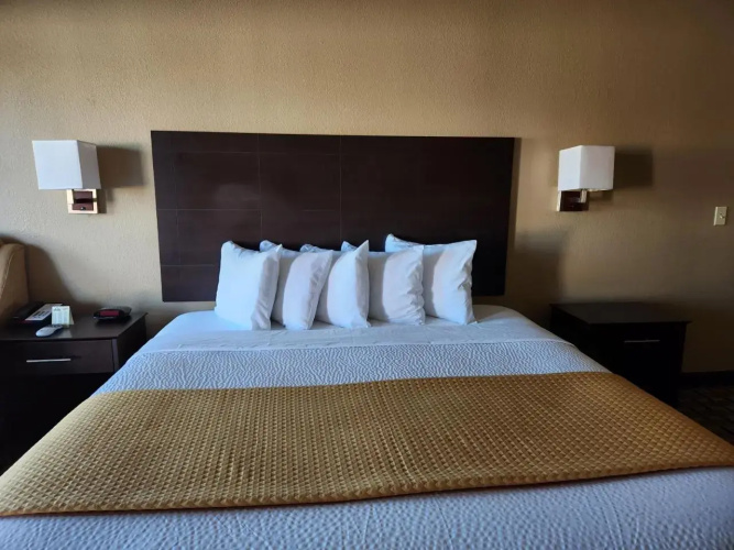 Rodeway Inn & Suites