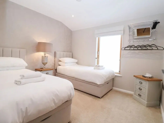 Woodbridge Penthouse