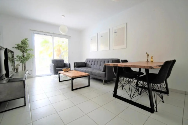 Modern Apartment in Iris Village Universal