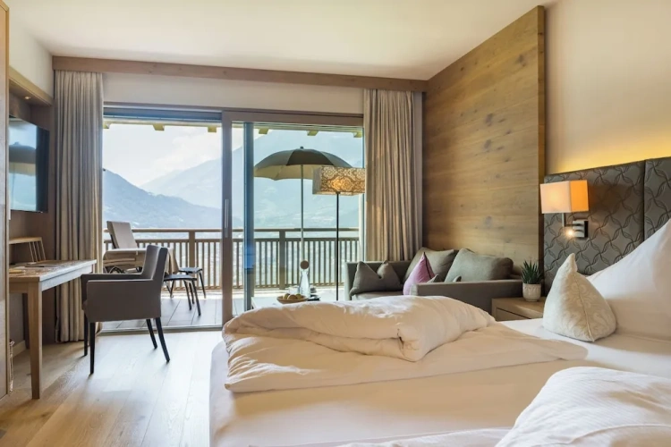 Deluxe Double room with balcony and with city view