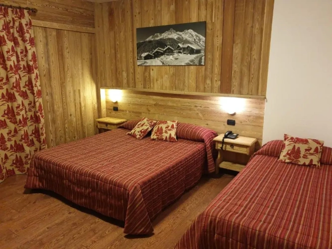 Standard Triple room