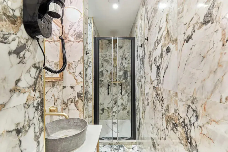 Superb AC- 1bdr Ave Montaigne - Arc de Triomphe by Studio Prestige