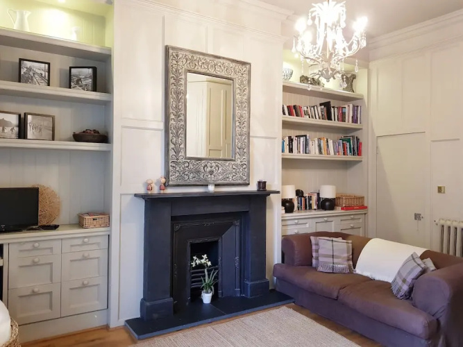 Elegant Central Street Studio