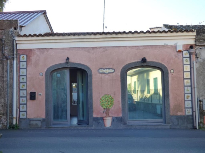 2 Bedrooms Cottage