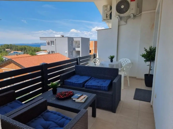 2 Bedrooms Apartment