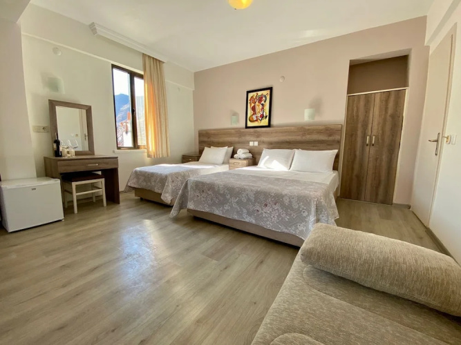 Eda Hotel