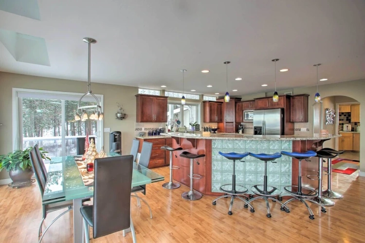 4 Bedrooms Cottage