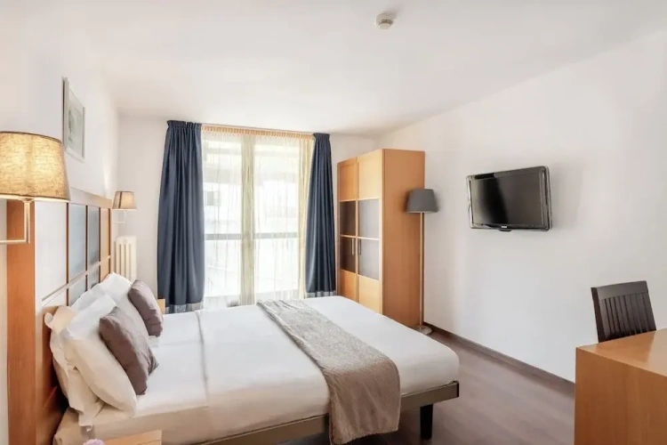 Standard Triple room with balcony