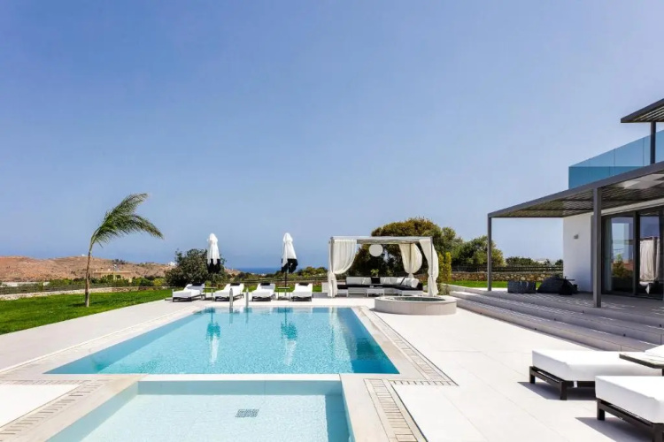 Alma Villa, 2000m2 Luxury Living, by ThinkVilla