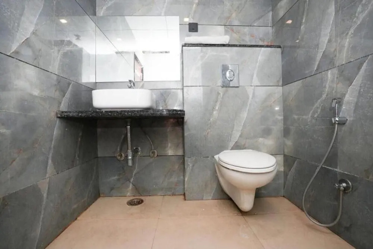 Fabhotel Prime The Royal Galaxy