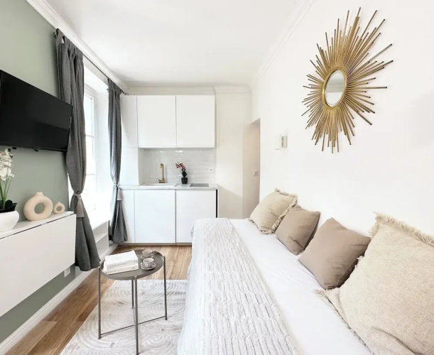 1586 Hauteville