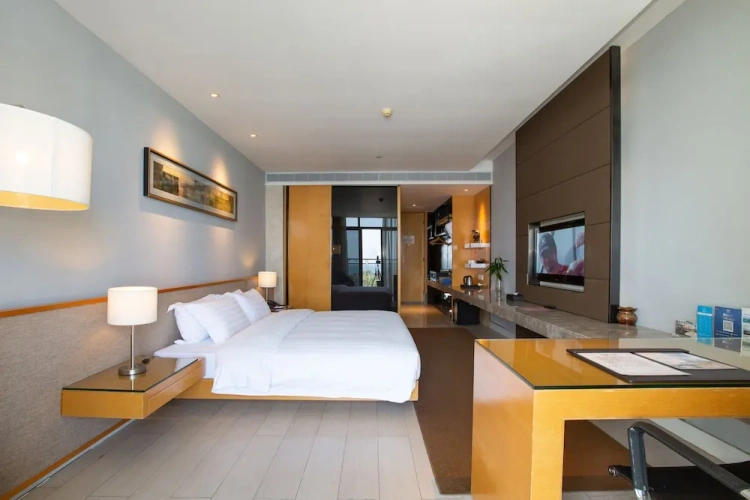 Deluxe Double room with balcony and with ocean view
