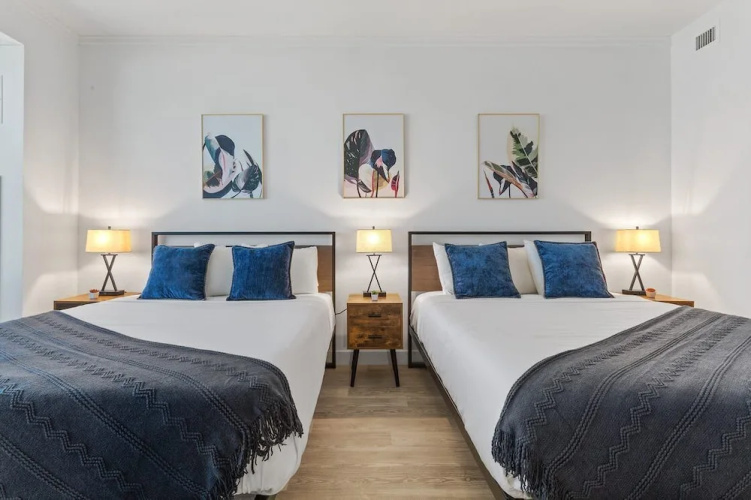 Beachfront Double Queen Hotel CozySuite