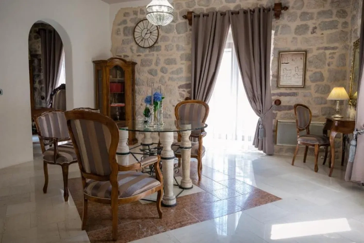 1 Bedroom Luxury Apartment with view