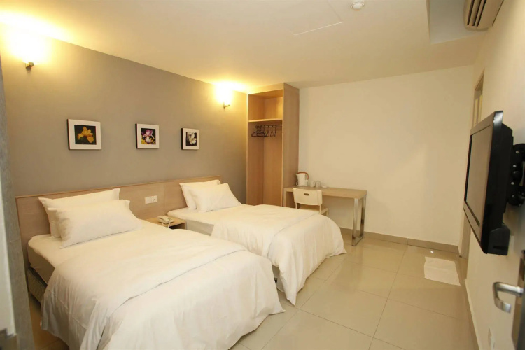 Iris Garden Hotel