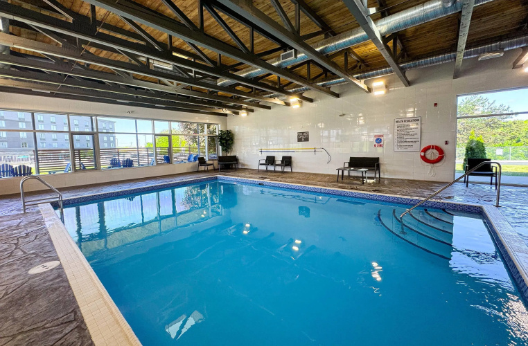 Comfort Suites Kingston Central photo 16