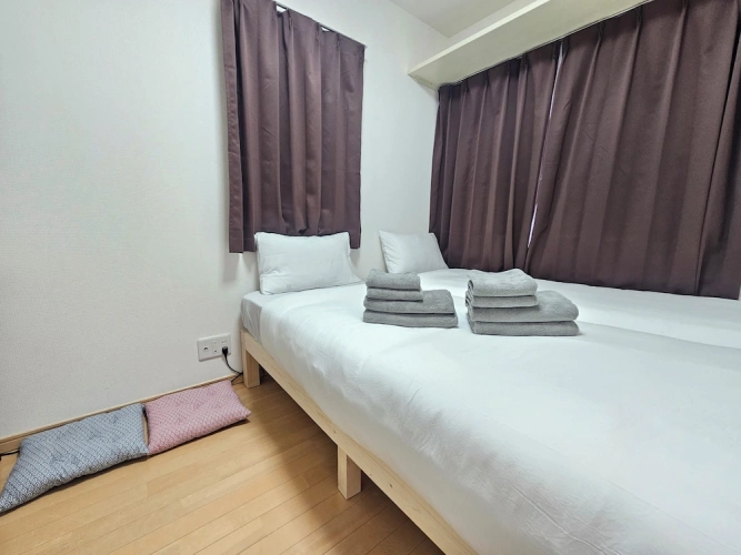 Standard Twin Basement room