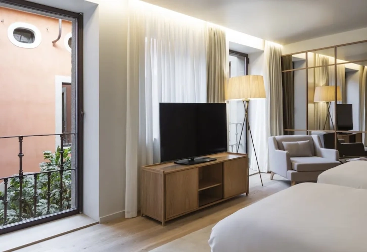 Premium Twin room