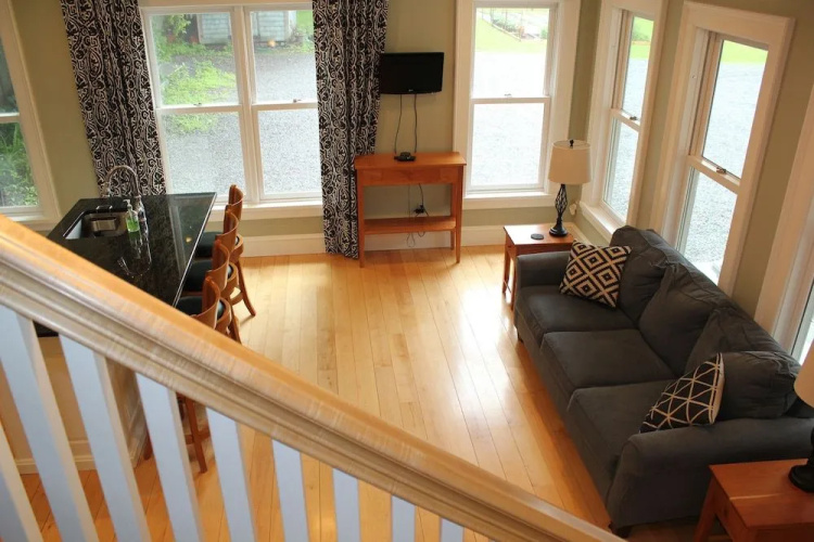 24 East Main Street B&B