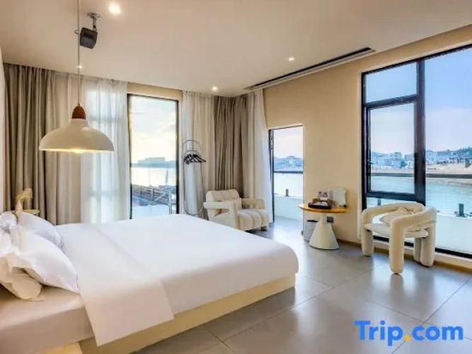 Standard room with balcony and with sea view