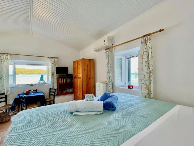 Apraos Beachfront Studio