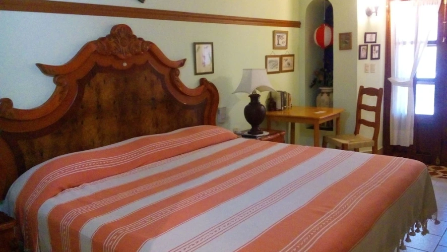 Standard Double Suite with courtyard view
