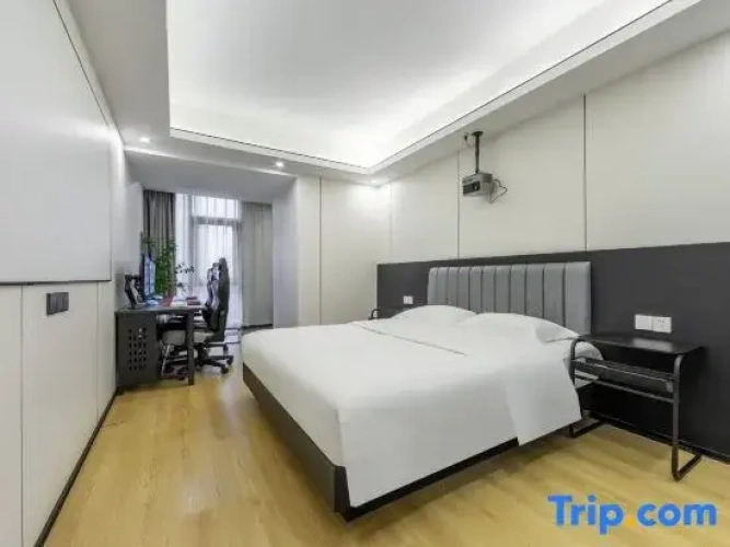 Superior Double room with city view