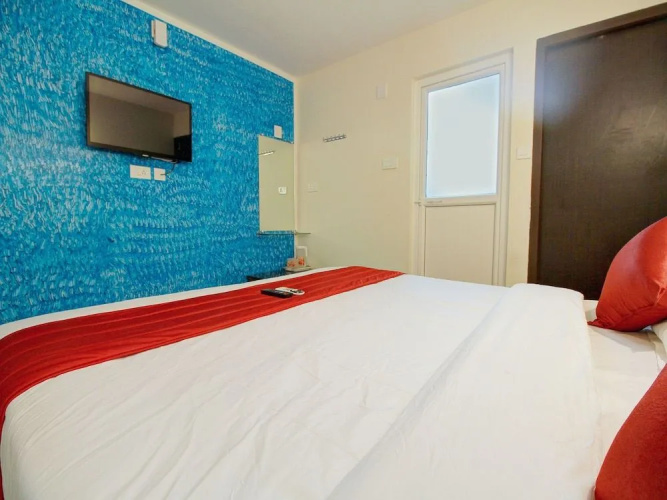 Oyo 14240 Mohan Residency