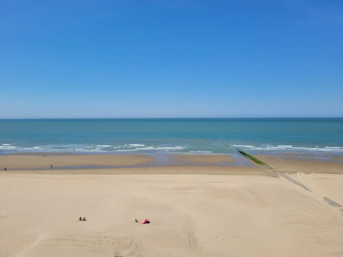 Sea View Apartment by Beach